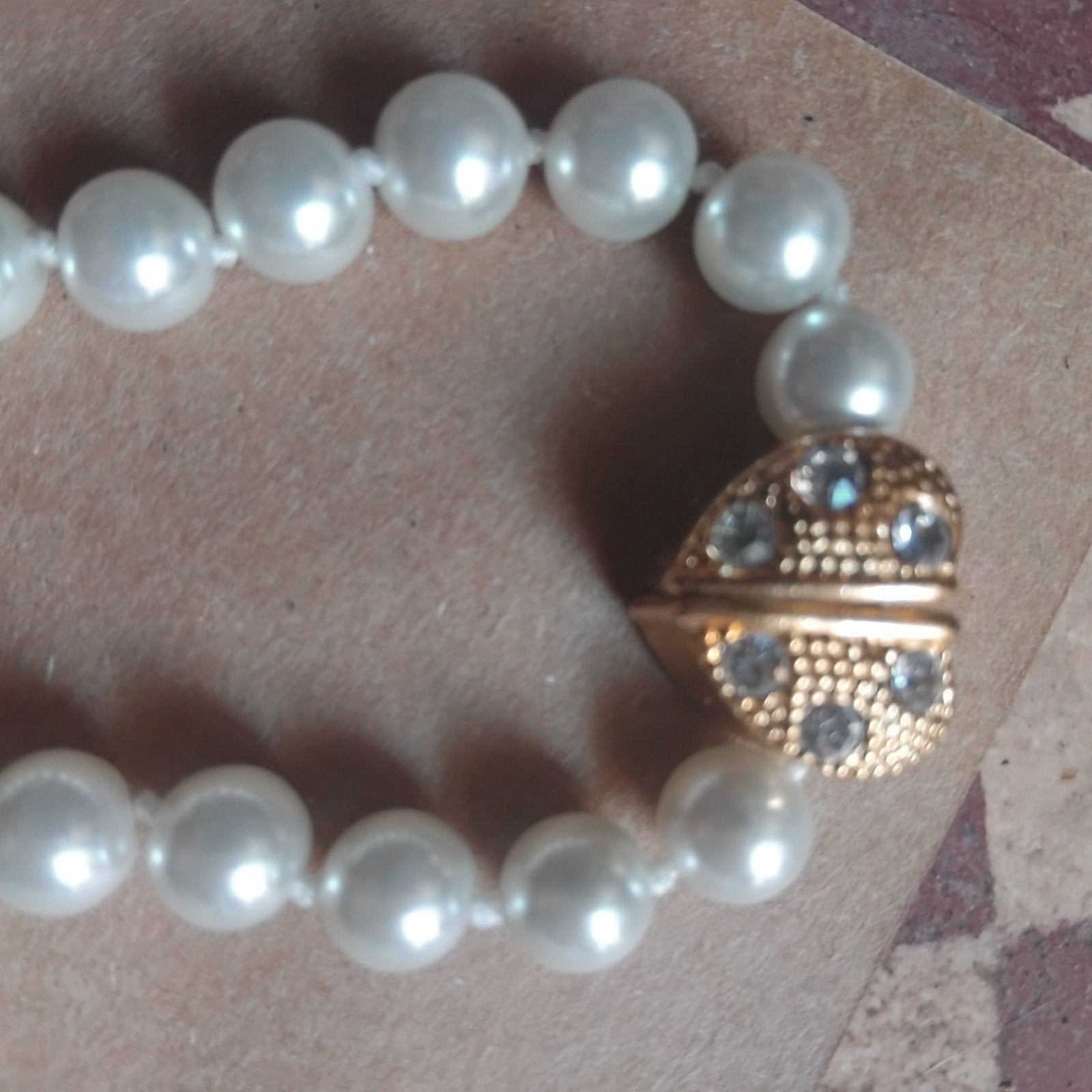 collier  en perles asili veris, Enlèvement ou Envoi
