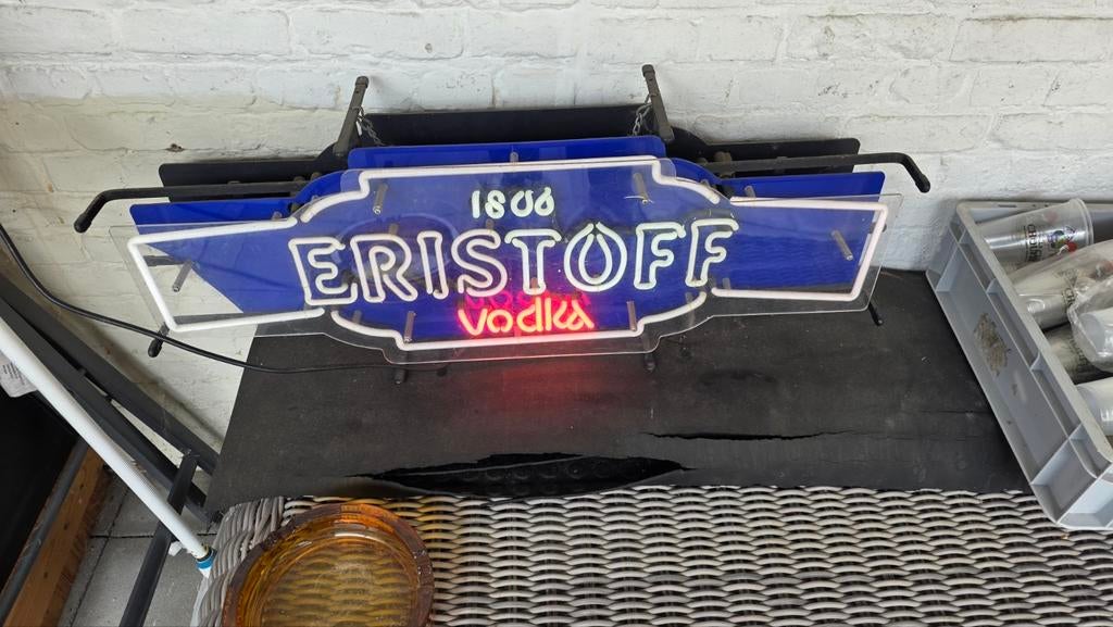 Neon eristoff vodka, Verzamelen, Ophalen
