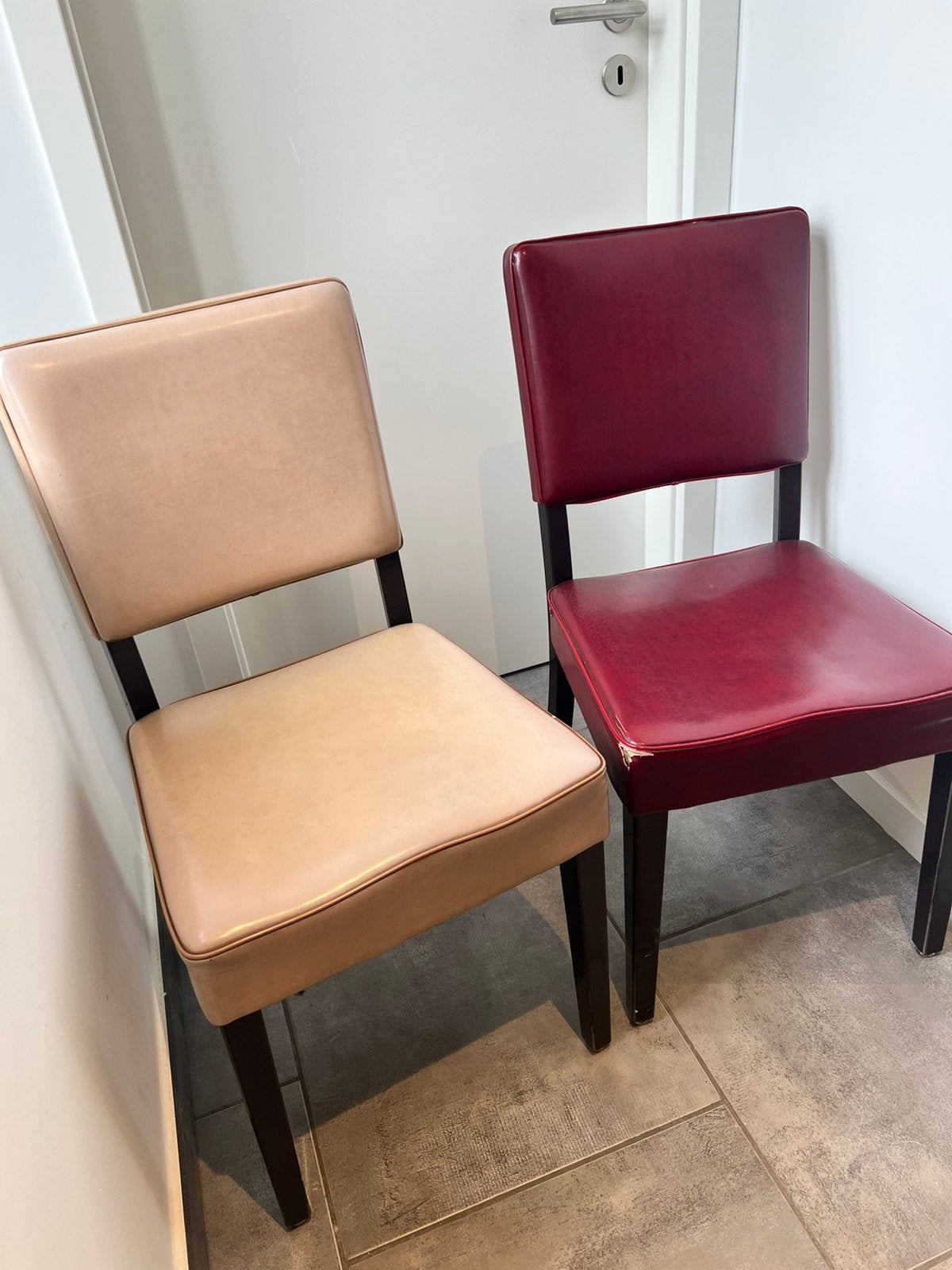Chaises vintage annees 70 (Acior Trooz authentiques), Maison & Meubles, Chaises, Comme neuf, Enlèvement, Noir, Cuir