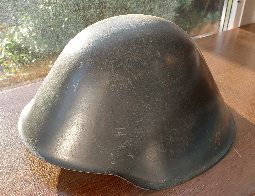 Casque allemand Allemagne de l'est. Complet. 1957., Envoi