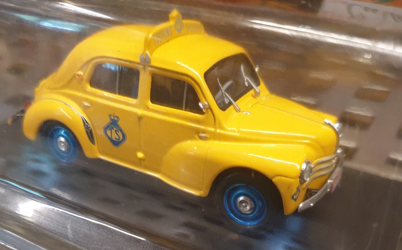 Solido 1/43  4cv touring secours, Ophalen, Nieuw, Solido