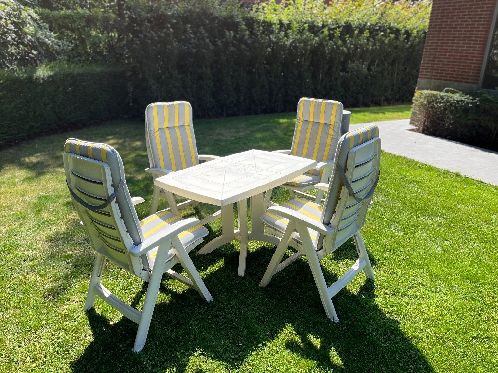 Tuintafel + Stoelen, Tuin en Terras, Tuintafels, Ophalen, Gebruikt, Rechthoekig, Kunststof