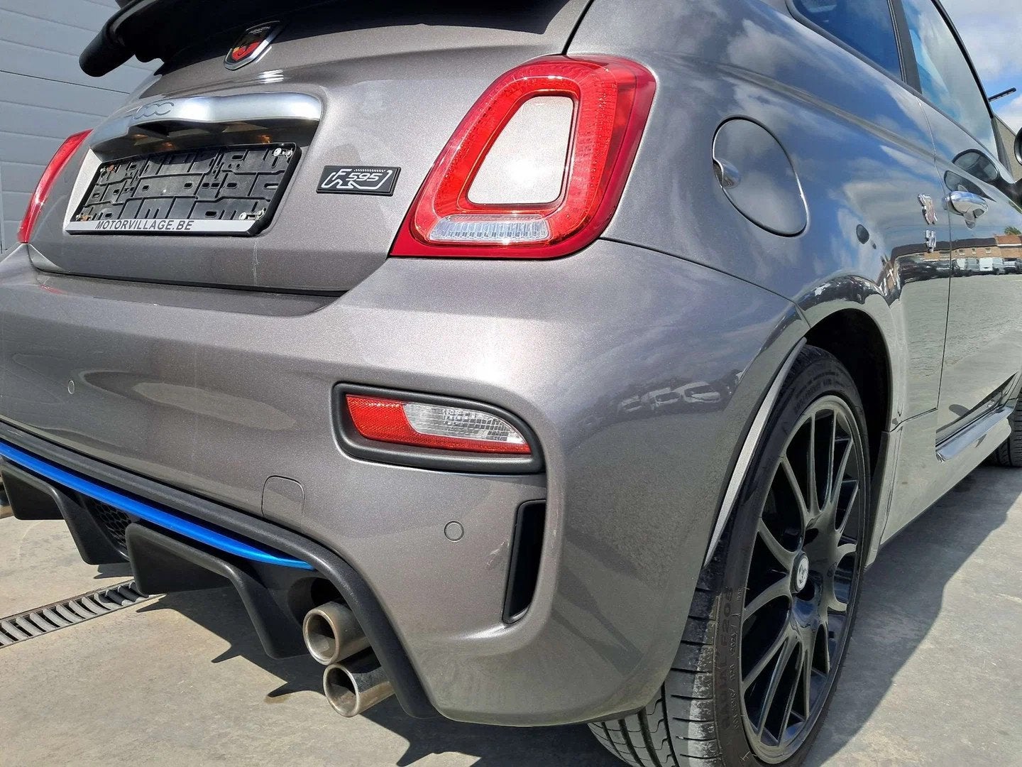 Abarth 595 Pista 1.4 cabriolet (bj 2022, automaat), Auto's, Automaat, 4 zetels, Stof, Gebruikt