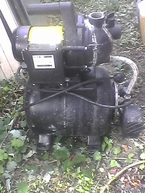 a vendre  hydrophore  pour  pièce, Électrique, Kärcher, Avec arrêt et démarrage automatiques, Enlèvement