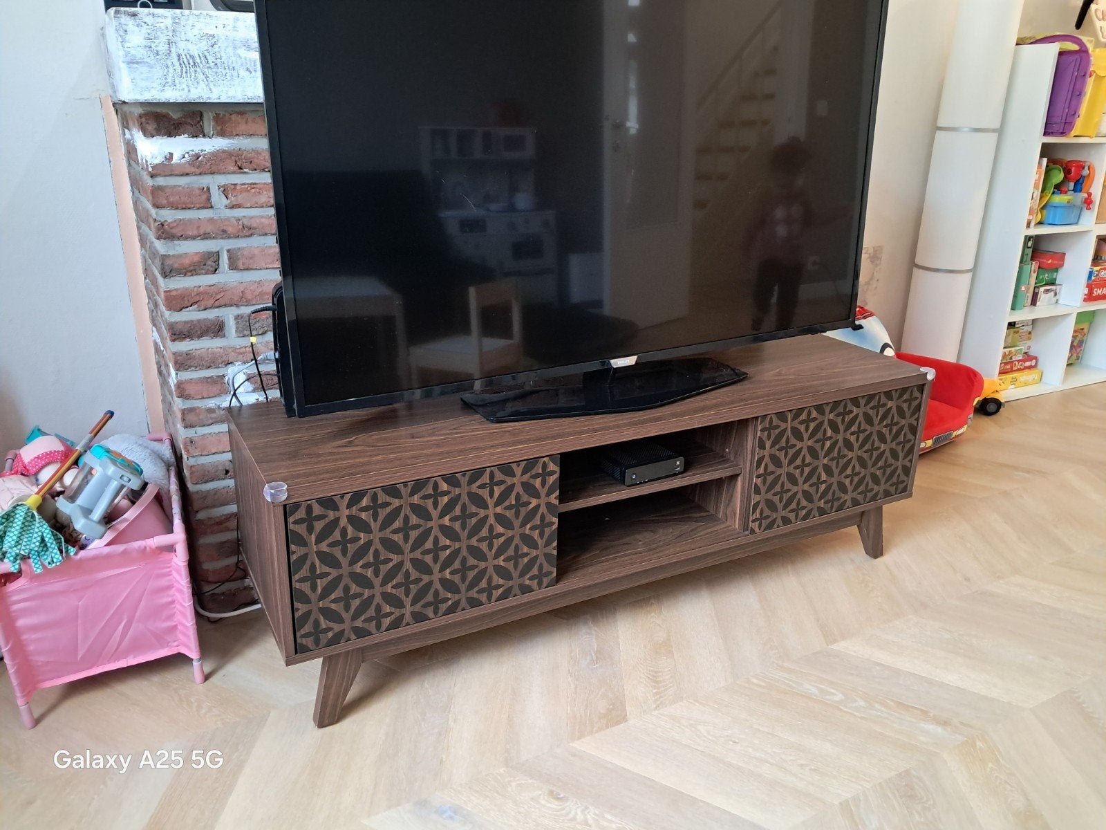 Meuble TV, Enlèvement