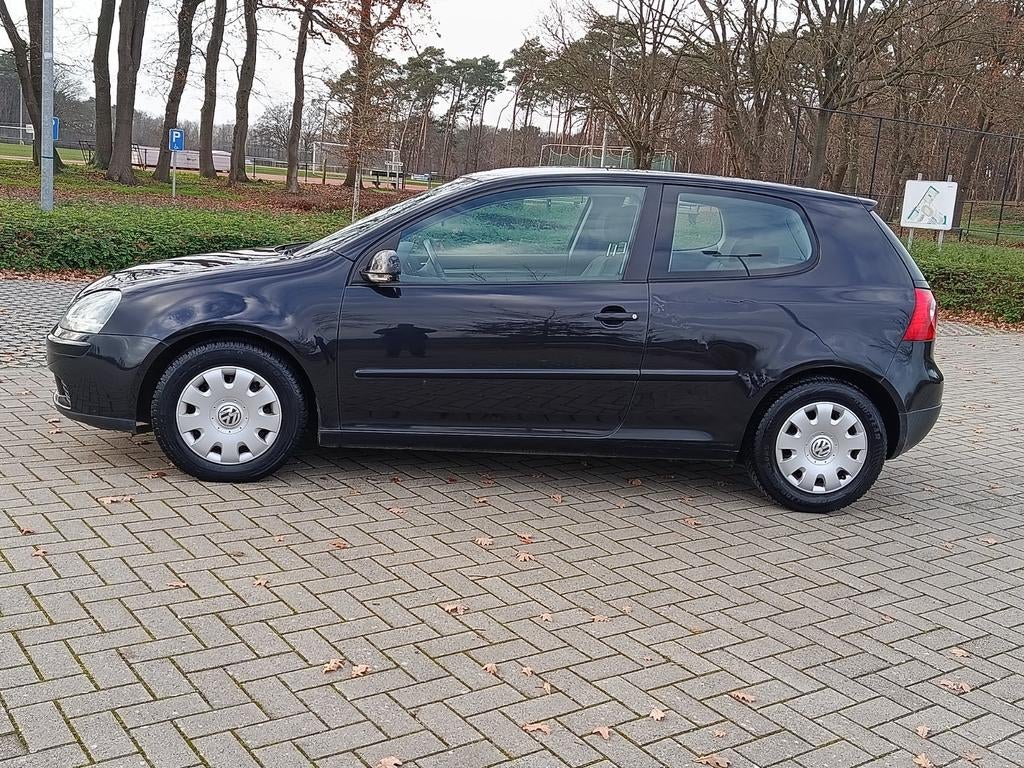 Golf 5/ benzine/Gekeurd ✅/1.6 Cc/ 85 kw / aandriod radio, Achat, 1590 cm³, 4 portes, Entreprise