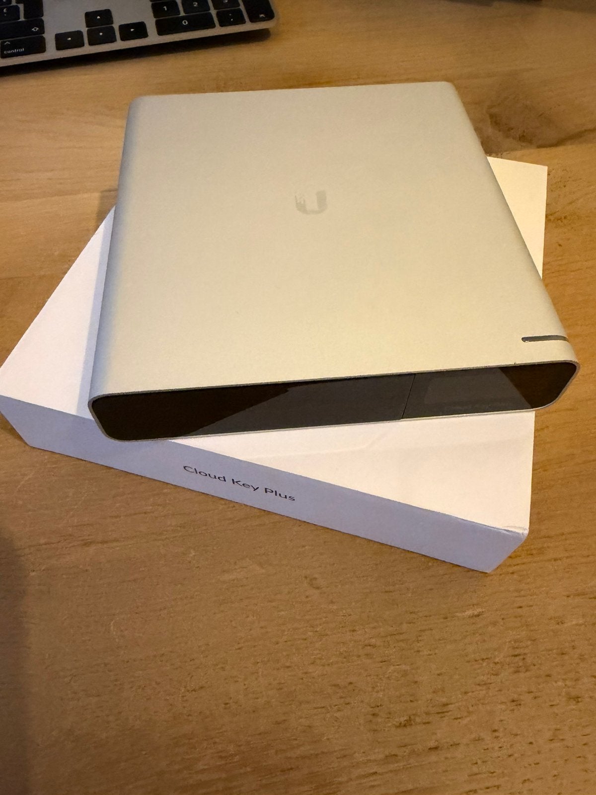 Ubiquiti UniFi Cloud Key Gen2 Plus, Computers en Software, Netwerk switches, Ophalen of Verzenden, Nieuw
