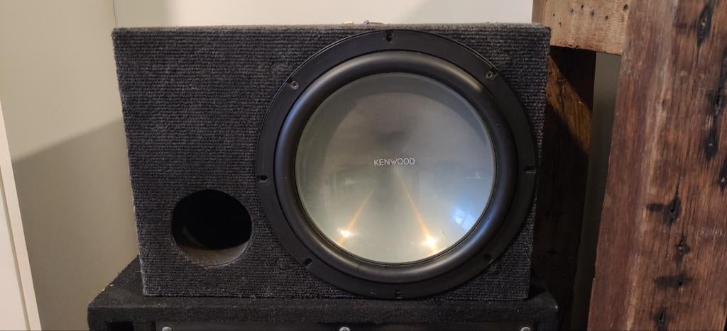 Subwoofer + versterker, Autos : Divers, Haut-parleurs voiture, Enlèvement
