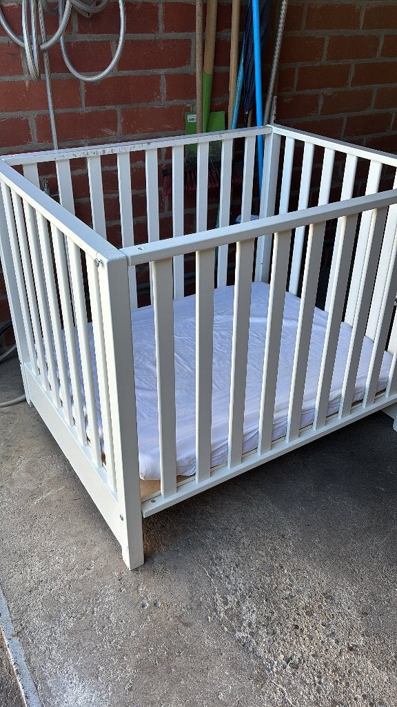 Wit vierkan park box  met lade en met matras, Kinderen en Baby's, Babyparken, Ophalen, Gebruikt, Vierkant, In hoogte verstelbaar