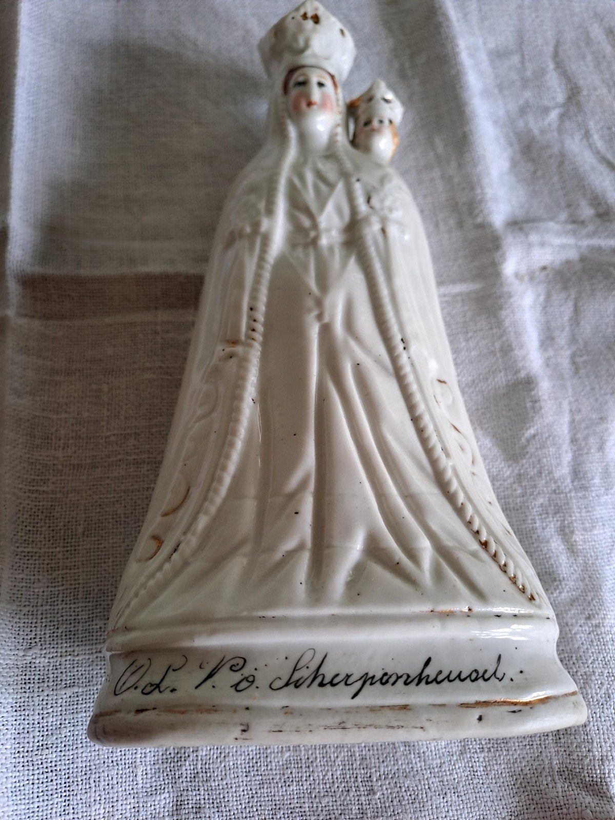 Statuette ND de Montaigu, Enlèvement ou Envoi