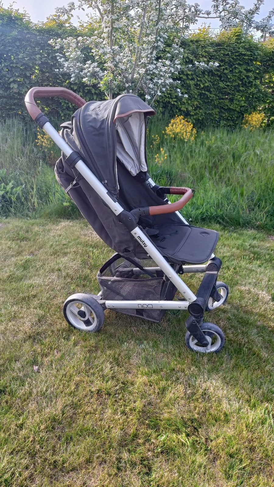 Mutsy nexo (donkergroen), Kinderen en Baby's, Buggy's, Ophalen, Zo goed als nieuw