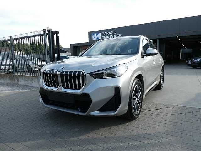 BMW X1 18i 136pk Automaat M Sport Camera '25 (37795), Auto's, Euro 6, Bedrijf, 5 zetels, Parkeersensor
