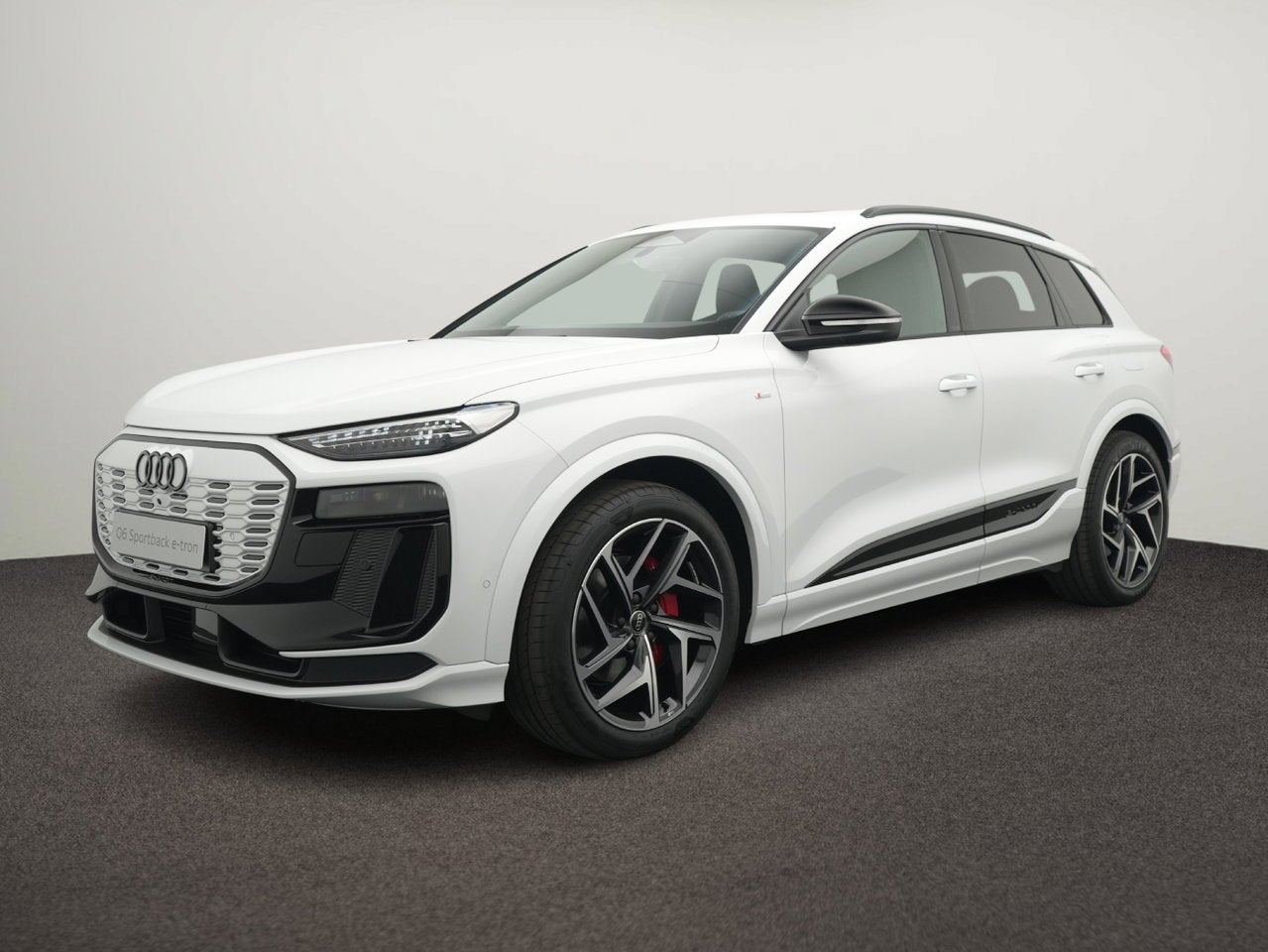 Audi Q6 e-tron Audi Q6 SUV Corporate S e-tron performance  2, Auto's, Automaat, Wit, Q6 e-tron, SUV of Terreinwagen