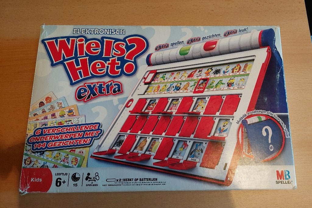 Wie is het? Spel, Een of twee spelers, Ophalen of Verzenden, Zo goed als nieuw, MB spelen