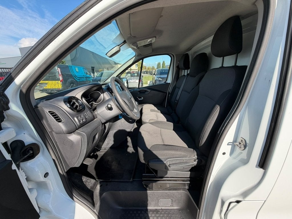 Nissan NV300 (Stock ID 92754) MOTOR DEFECT!!! — 16