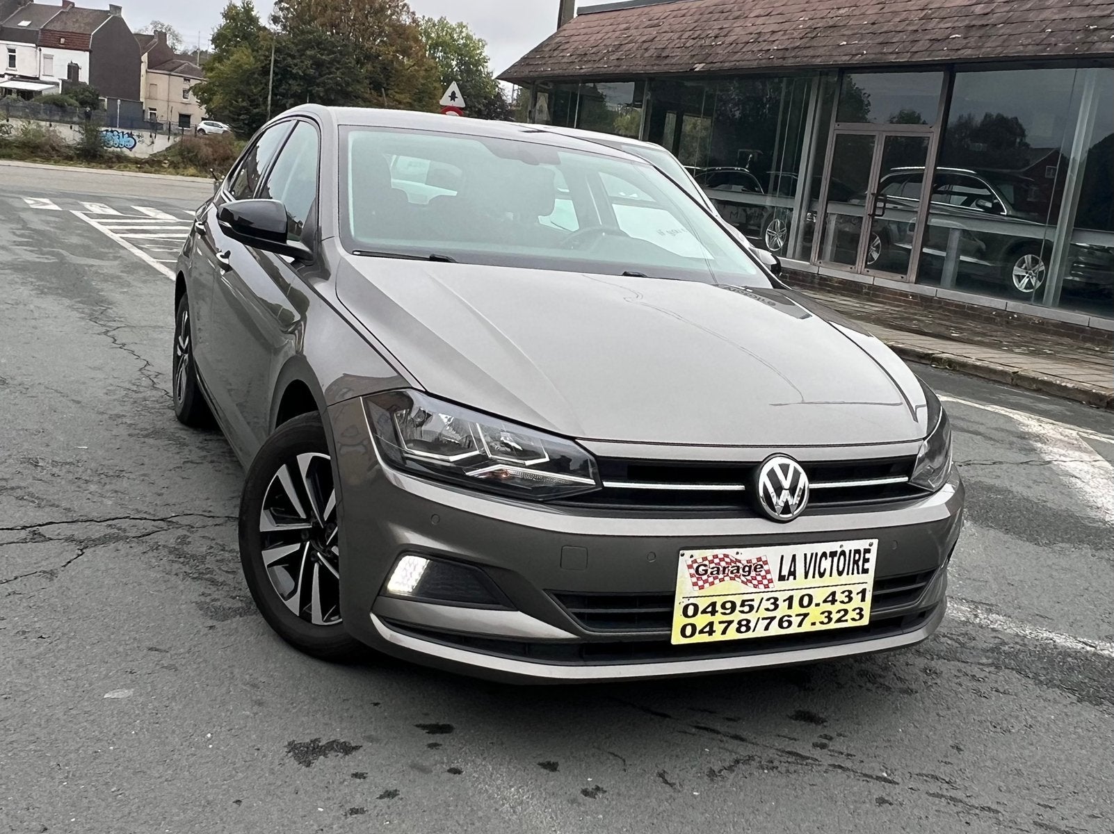 Volkswagen Polo 2019année 1.0 essence 182000km 0032478767323, Autos, Argent ou Gris, Achat, Euro 6, Entreprise