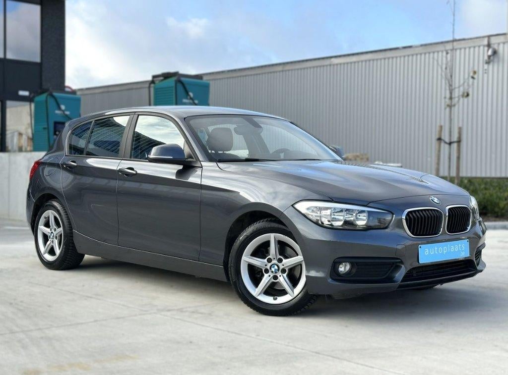 BMW 116d 2018 avec croisière GPS de 134490 km entretenue BMW, Autos, BMW, Argent ou Gris, Achat, Euro 6, Entreprise