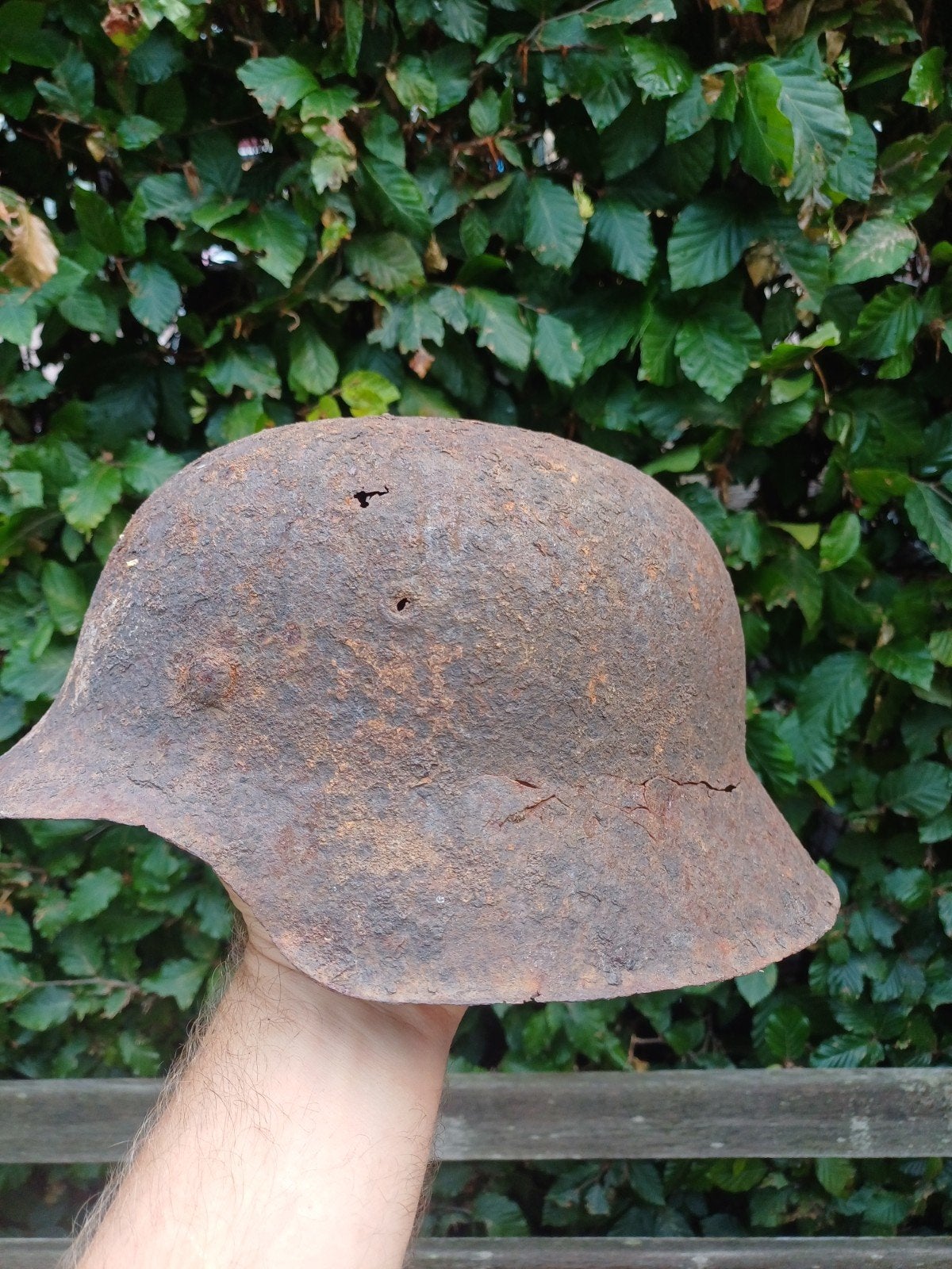 duitse helm uit de grond., Verzamelen, Ophalen of Verzenden