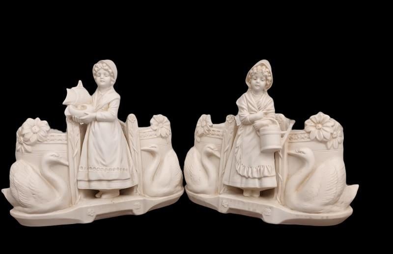 zeldzaam paar bisquit vaasjes/planters, Antiek en Kunst, Ophalen