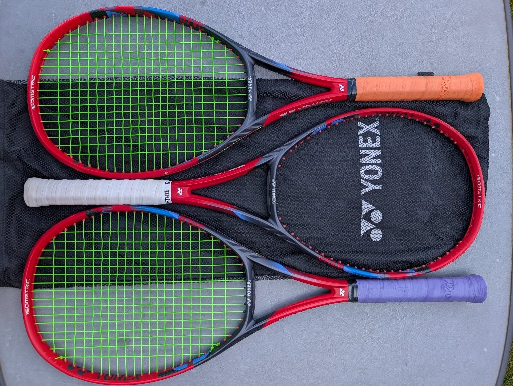 3x Yonex Red Vcore 95(Zie beschrijving), Enlèvement ou Envoi, Comme neuf, Raquette, L2