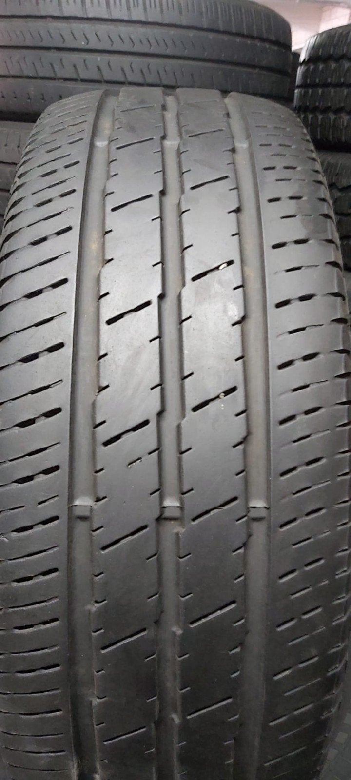 23565r16C 235 65 r16C 235/65/16C continental Michelin avec m