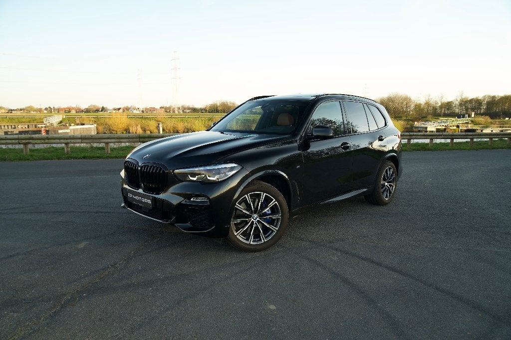 BMW X5 3.0D | XDRIVE | PANO | M-PAKKET | VENTILATIE | PANO, Auto's, BMW, Automaat, 188 g/km, 2993 cc, Zwart