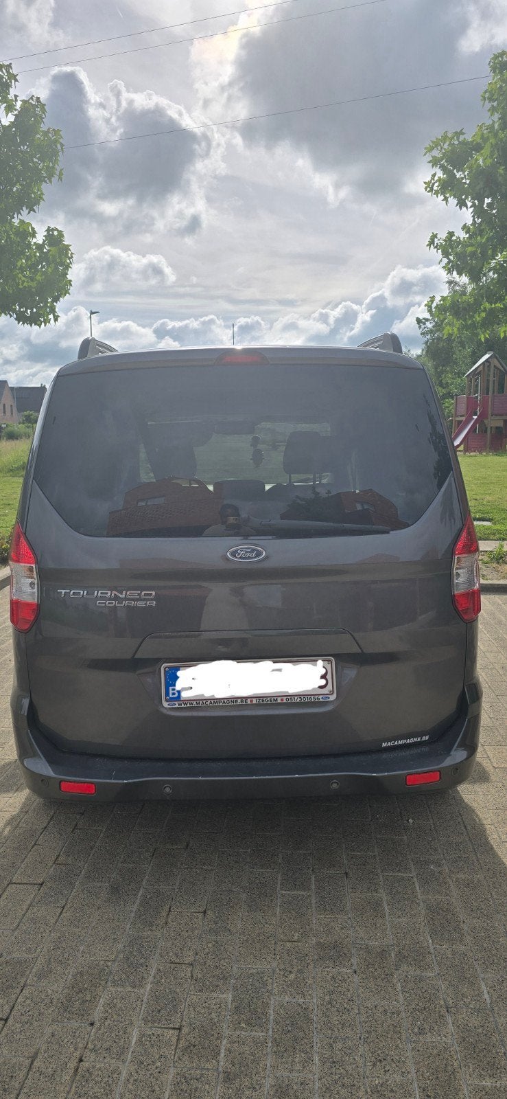 Ford Tourneo Courier – 67.575 km – Diesel
Te koop: goed onde, Auto's, Ford, Particulier, Te koop