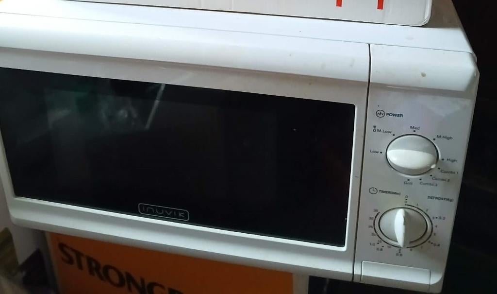 quasi neuf micro-onde plaque tournante 1000 watts, Enlèvement, Plaque tournante