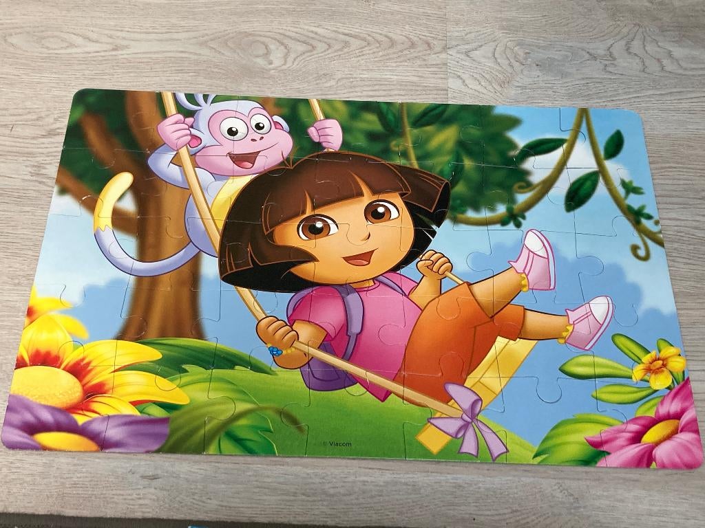 Vloerpuzzel Dora, Kinderen en Baby's, Speelgoed | Kinderpuzzels, Ophalen of Verzenden, 10 tot 50 stukjes, Gebruikt