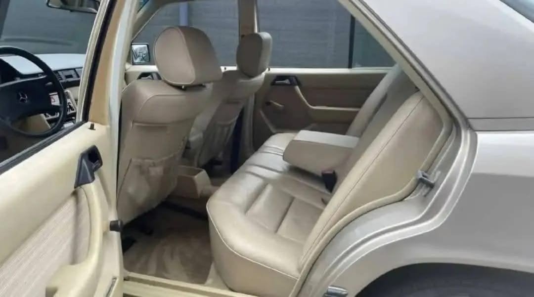 mercedes w124 2.3 benzine automaat, foto 9