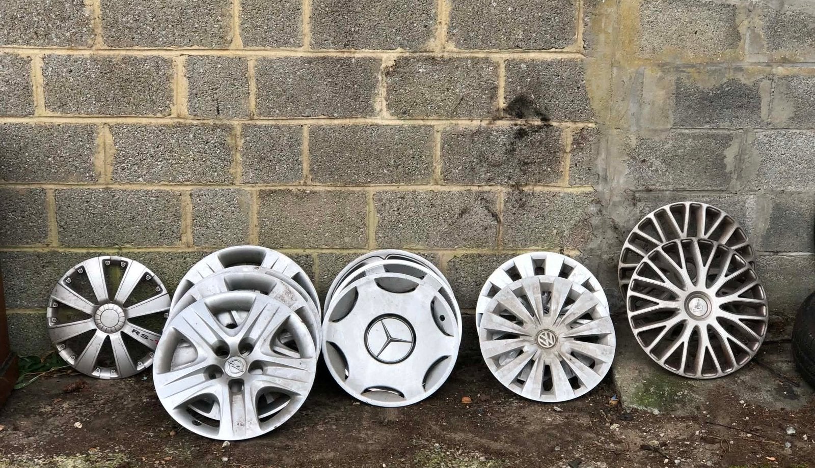 Lots d'enjoliveurs d'origine (Mercedes, VW, Opel), Enlèvement, Comme neuf