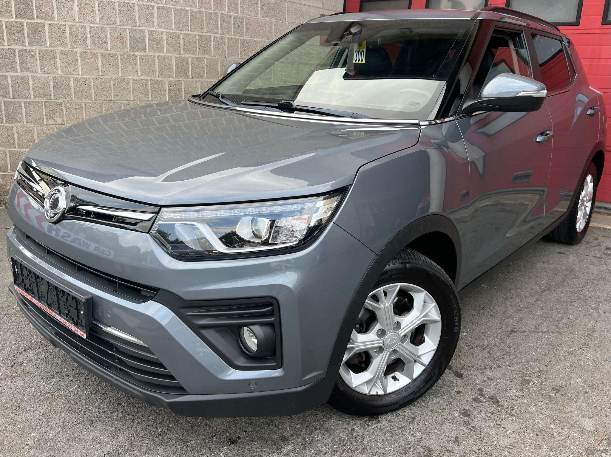 SsangYong Tivoli 1.2 T-GDI 2WD Crystal + CAMÉRA + CLIM + NA, Argent ou Gris, Achat, Euro 6, Entreprise