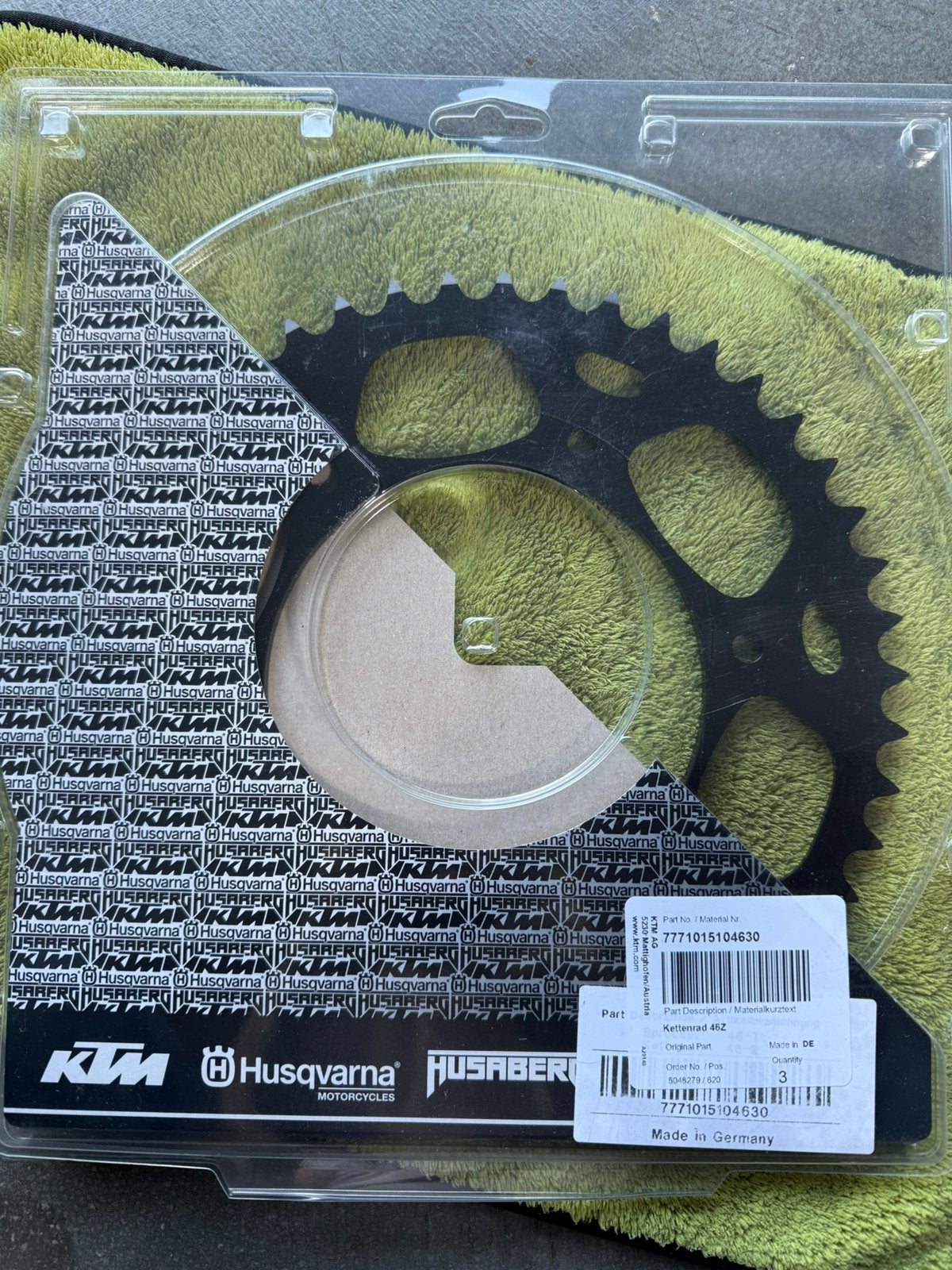Couronne 46 dents en acier de la marque KTM / Husqvarna., Enlèvement, Neuf