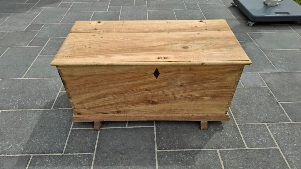 Coffre ancien en bois