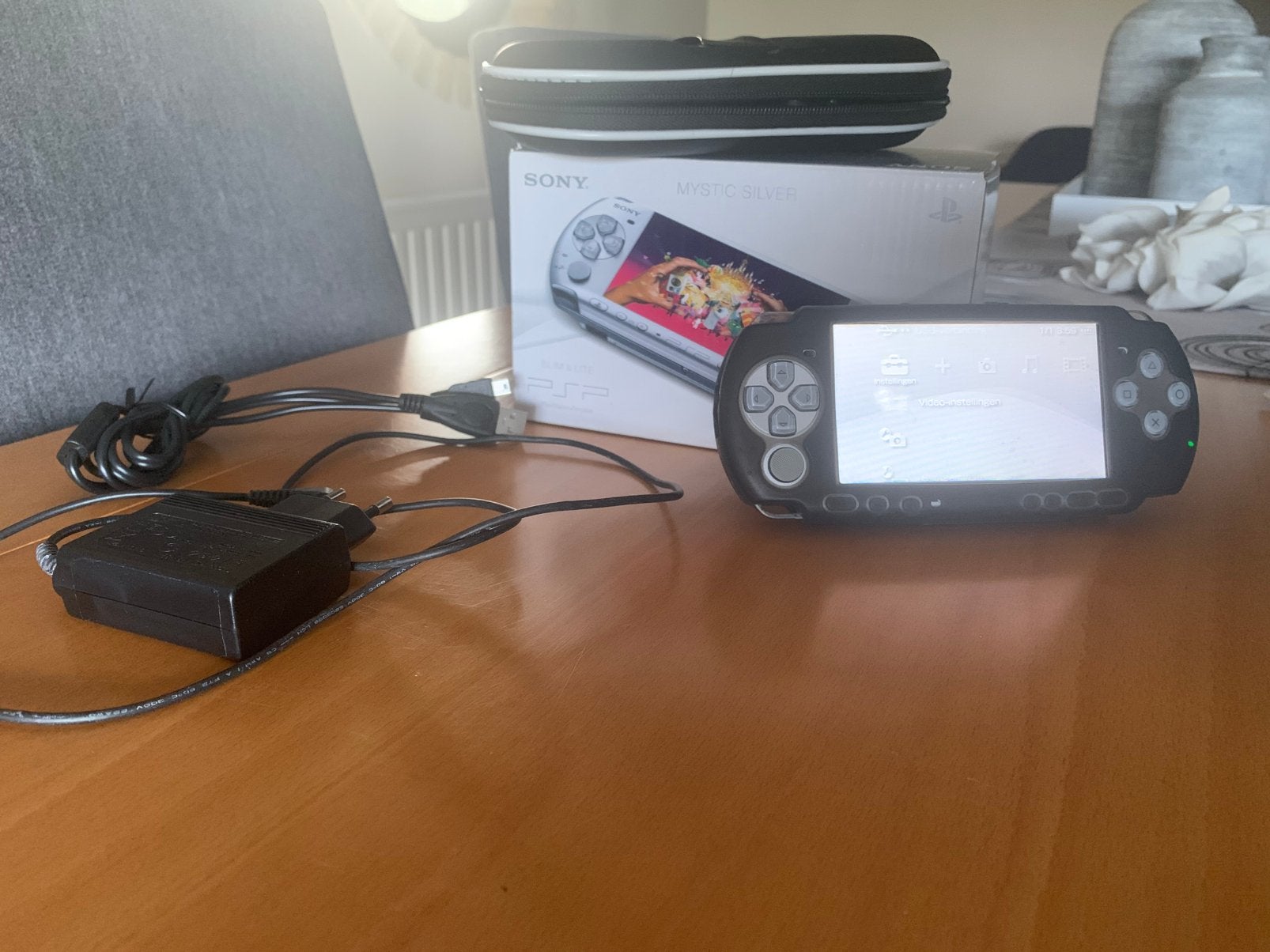 PSP 3004 Mystic silver CIB, Consoles de jeu & Jeux vidéo, Consoles de jeu | Sony PSP, Enlèvement ou Envoi, Utilisé, Autres couleurs