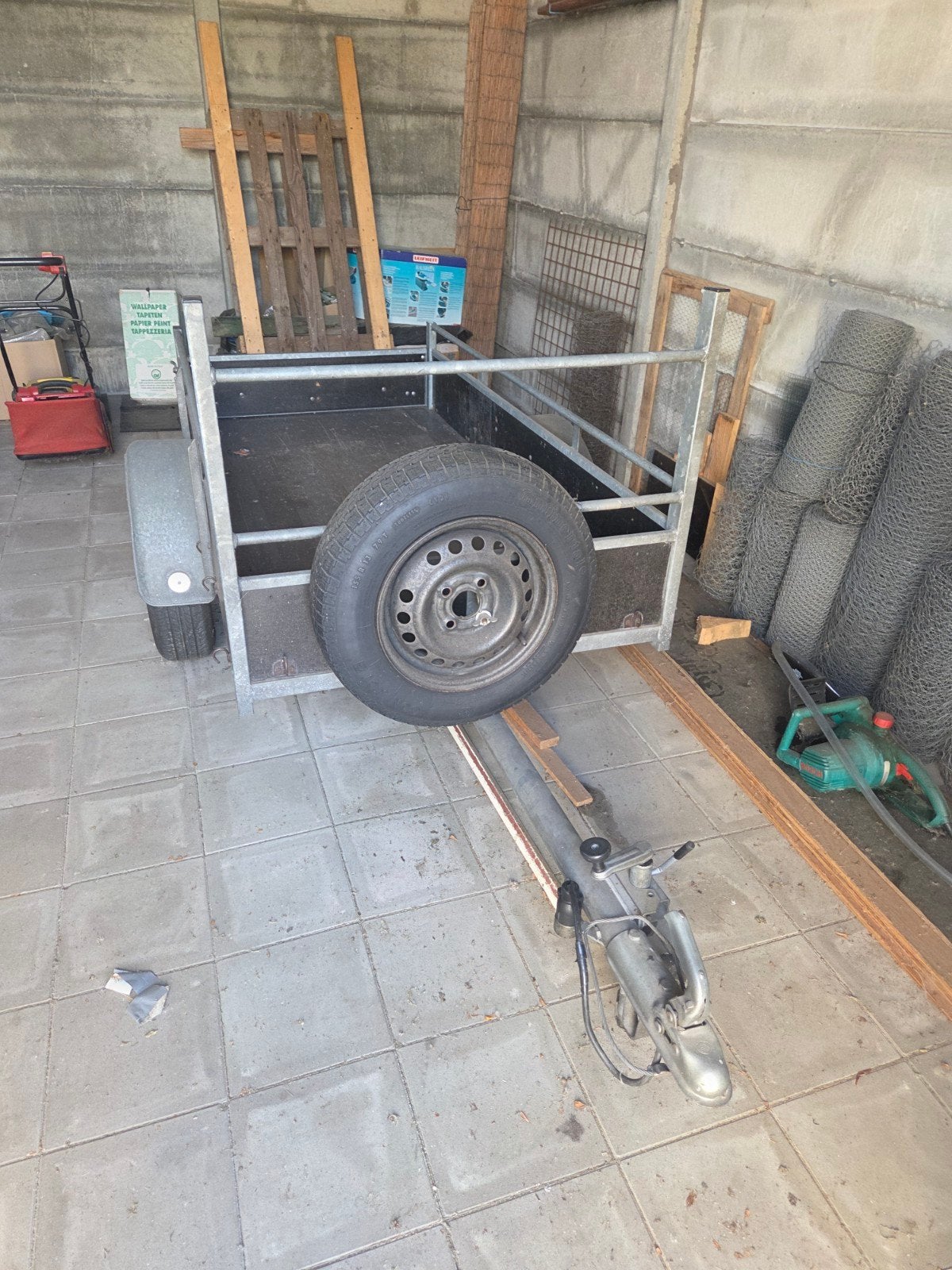 Aanhangwagen in goede staat., Ophalen