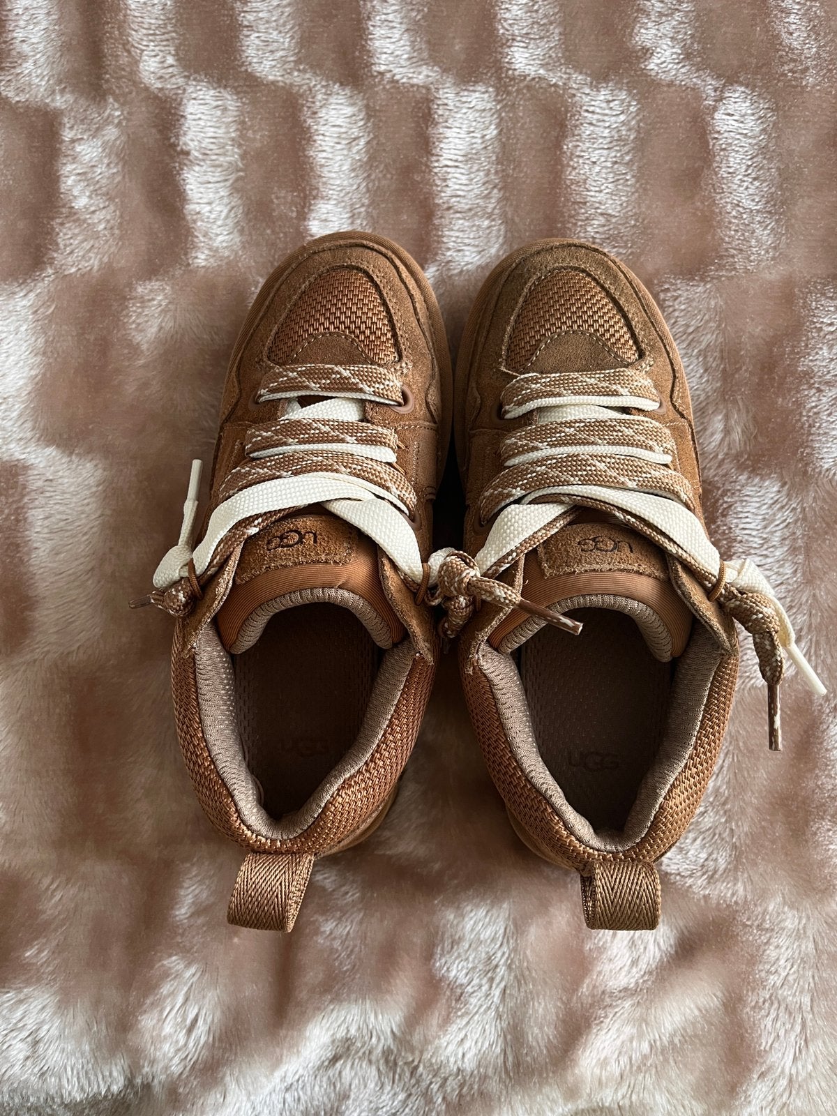 UGG sneakers – maat 37 – goede gebruikte staat, Kleding | Dames, Ophalen, Bruin, Sneakers, Gedragen