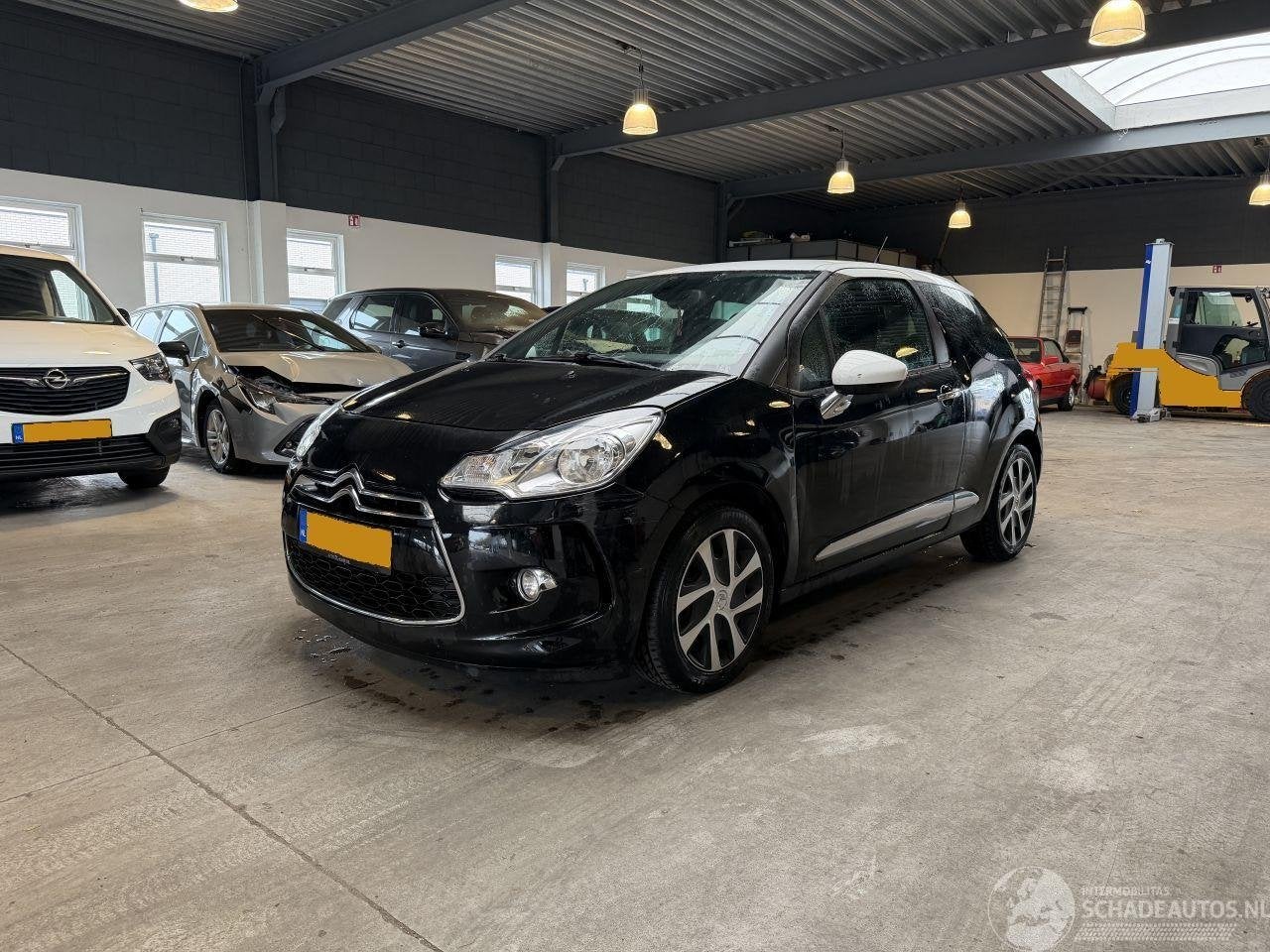 Citroën DS3 1.2 VTi Business (bj 2012), Auto diversen, Ongevalwagen, Citroën, Handgeschakeld, Benzine, Stadsauto, Zwart