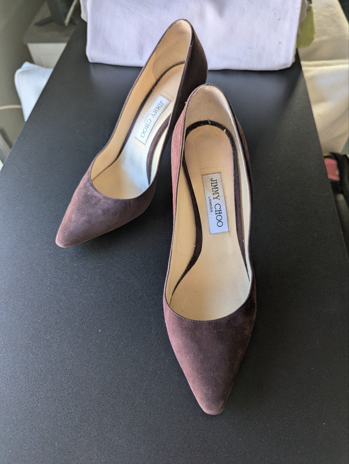 Jimmy Choo bruine pumps in daim maat 39, Ophalen, Bruin, Pumps