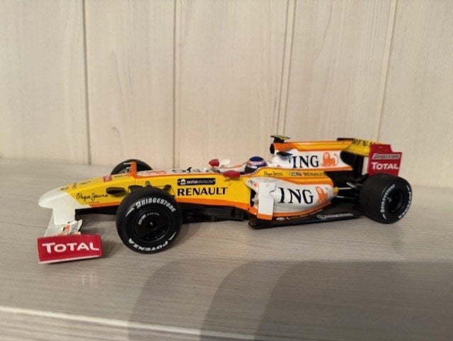 Minichamps Grosjean 1/18 2009 Renault F1, Hobby en Vrije tijd, Modelauto's | 1:18, Ophalen of Verzenden, Zo goed als nieuw, Auto
