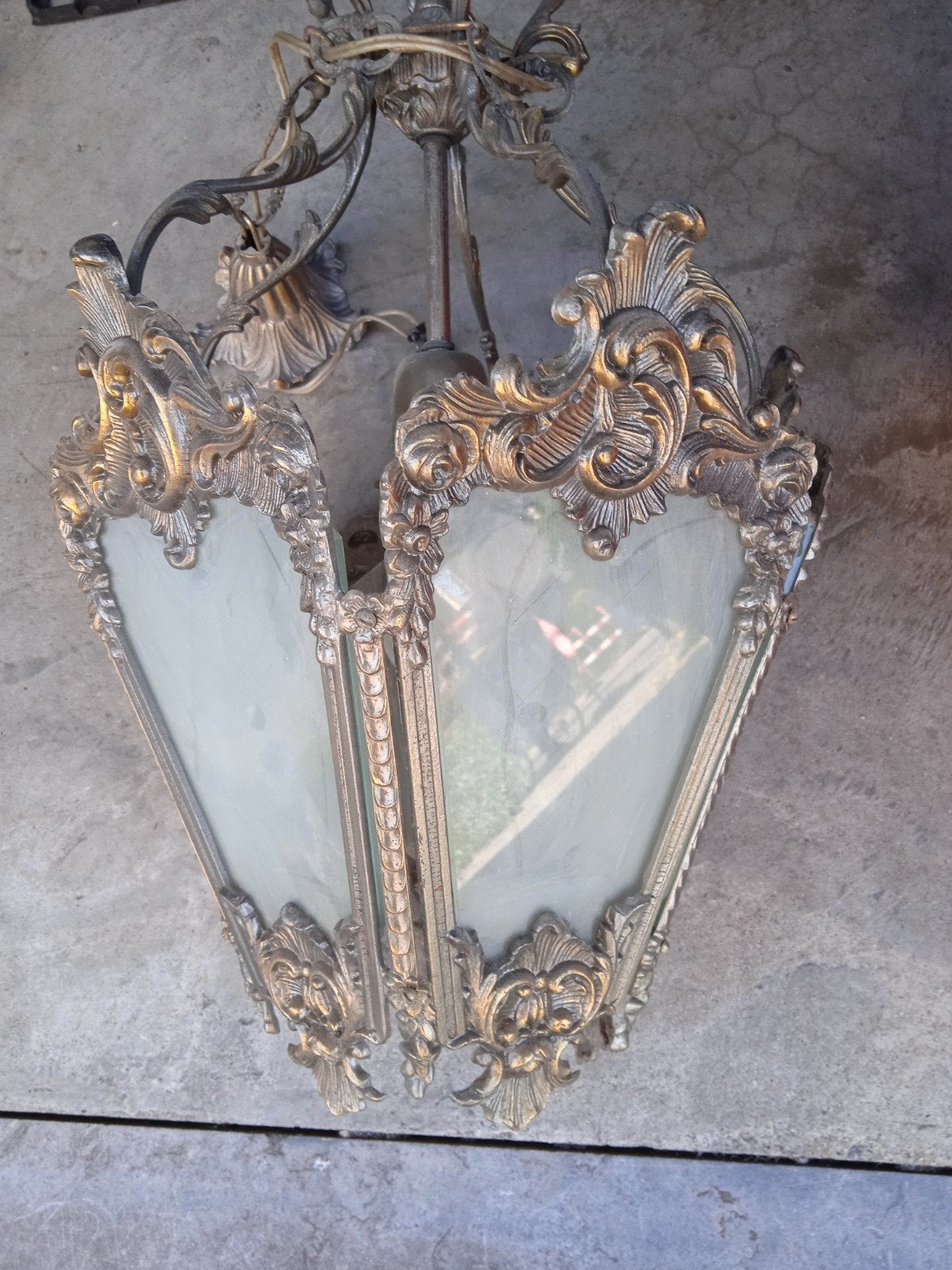 Retro luster uit oud herenhuis, Ophalen