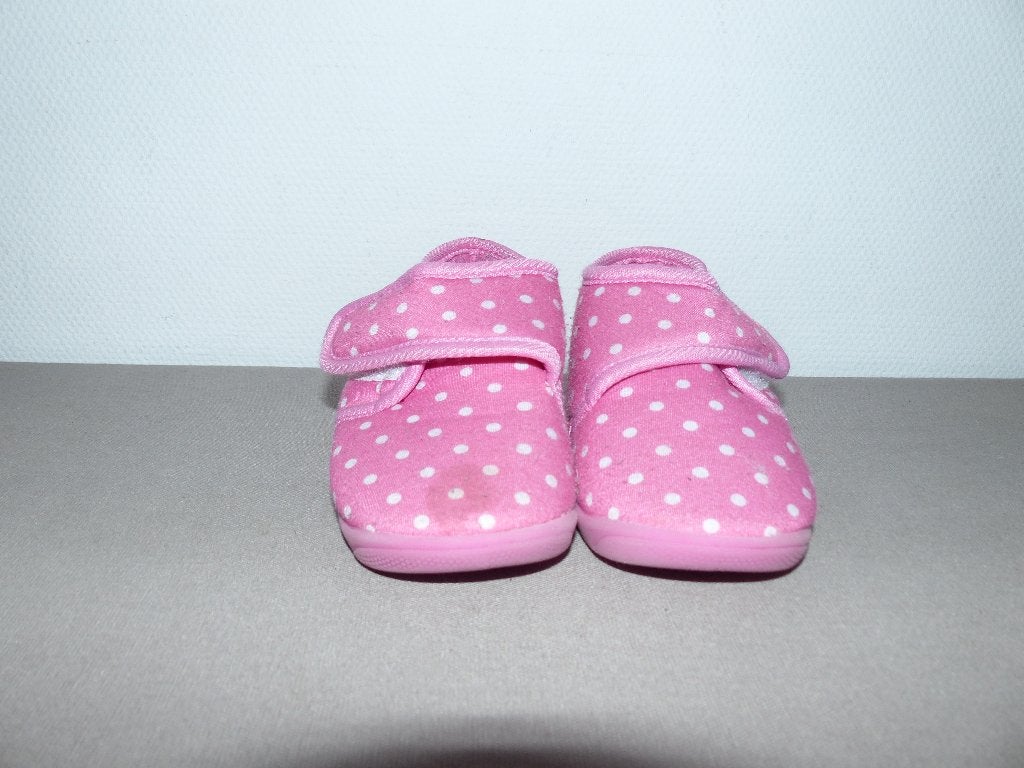 Roze pantoffeltjes - meisje - maat 23, Kinderen en Baby's, Kinderkleding | Schoenen en Sokken, Ophalen of Verzenden, Gebruikt
