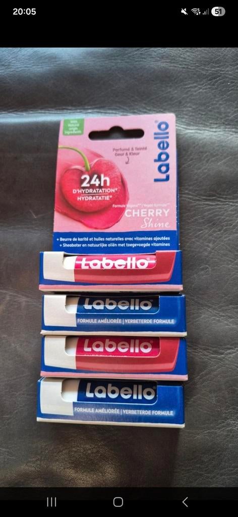 4 x labello lipbalsem, Ophalen of Verzenden, Lipbalsem