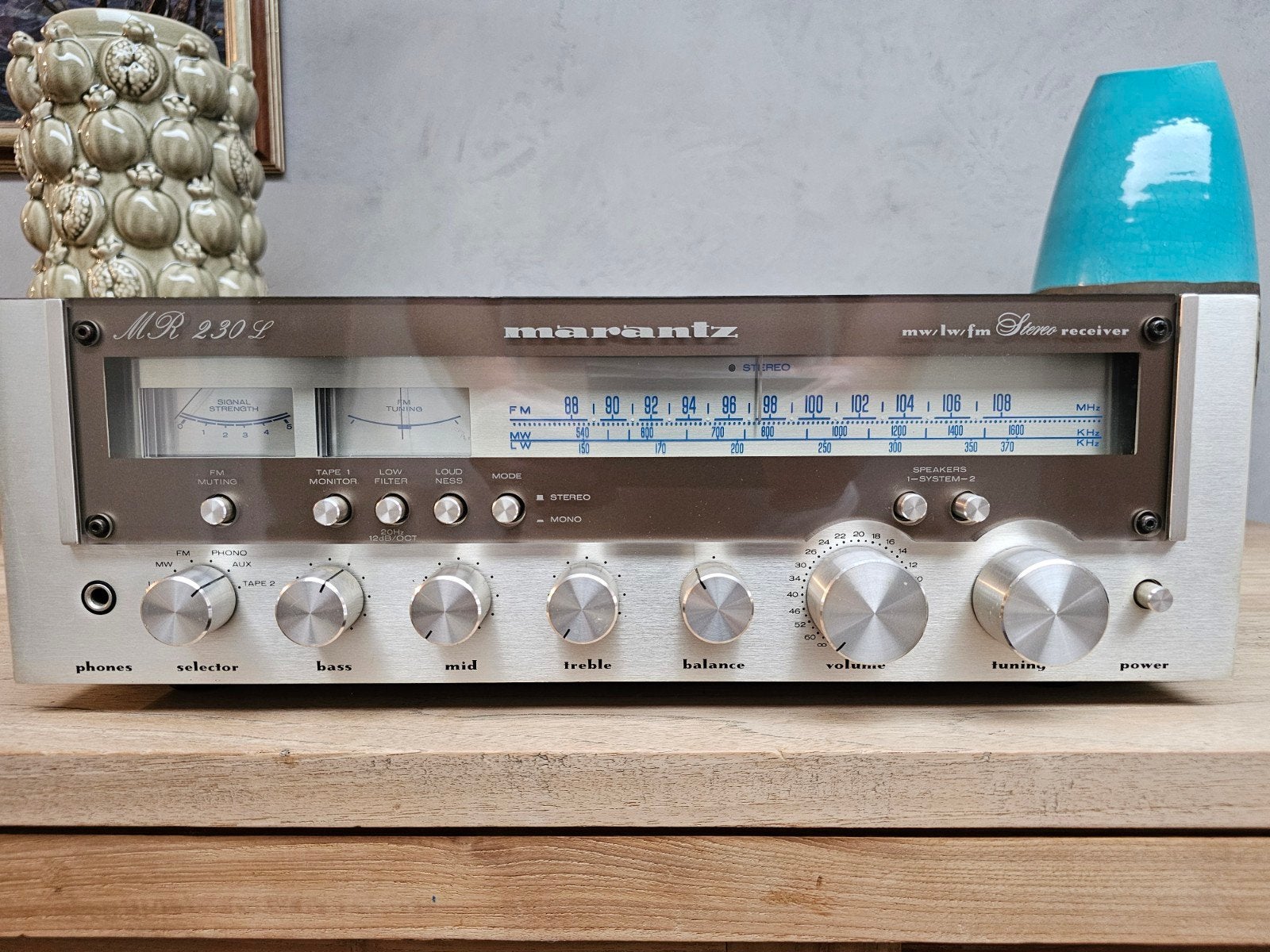 Marantz MR230L Prachtige Vintage Stereo Receiver (Jaren 70), Marantz, Ophalen of Verzenden, Zo goed als nieuw, Minder dan 60 watt