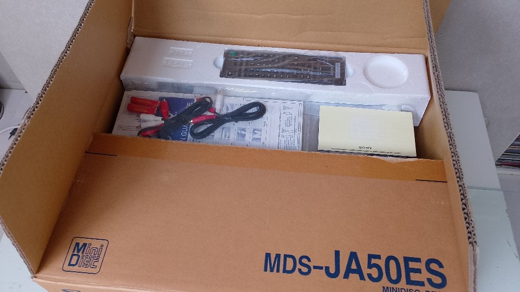 Sony MDS-JA 50 ES Minidisc "NIEUW IN DOOS"., Ophalen of Verzenden, Minidisc-recorder