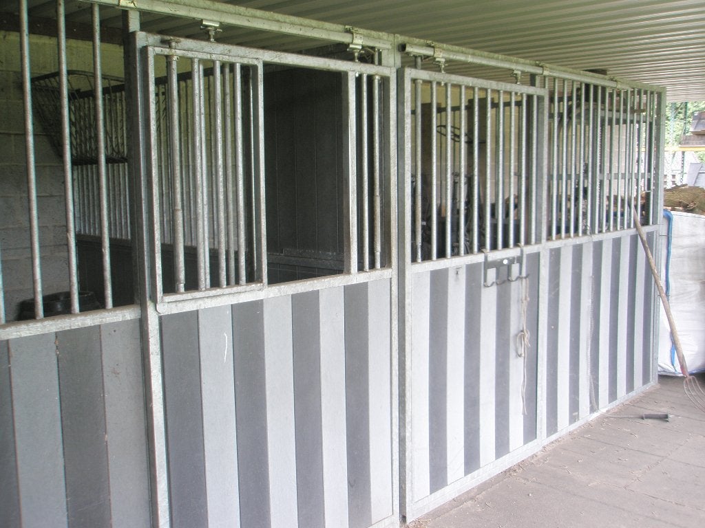 paardenbox , paardenstal , stalwand, Dieren en Toebehoren