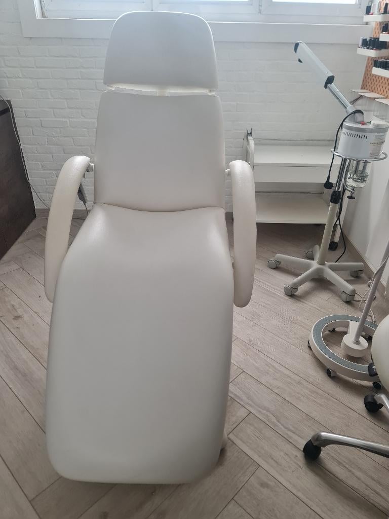 Behandelstoel schoonheidsverzorging, Enlèvement, Comme neuf, Table de massage
