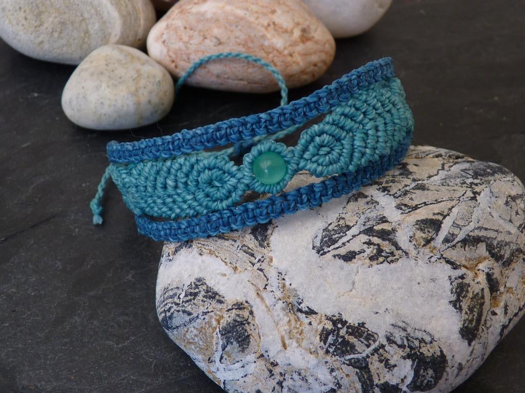 Bracelet en macramé, Enlèvement ou Envoi, Neuf, Autres couleurs, Autres matériaux