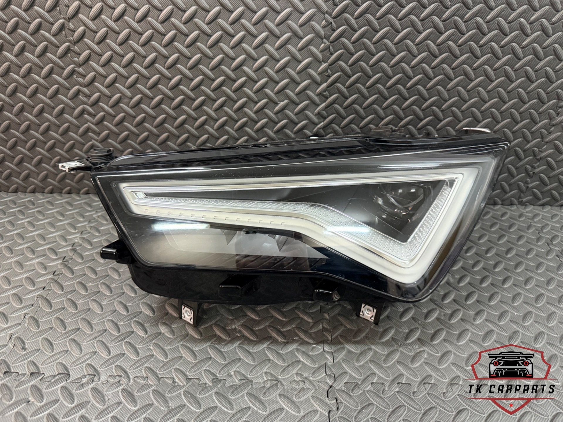 Liens vers les phares antibrouillard LED complets Seat Ateca, Autos : Pièces & Accessoires, Autovia A-2, Km 585 585
08760  Martorell, ES