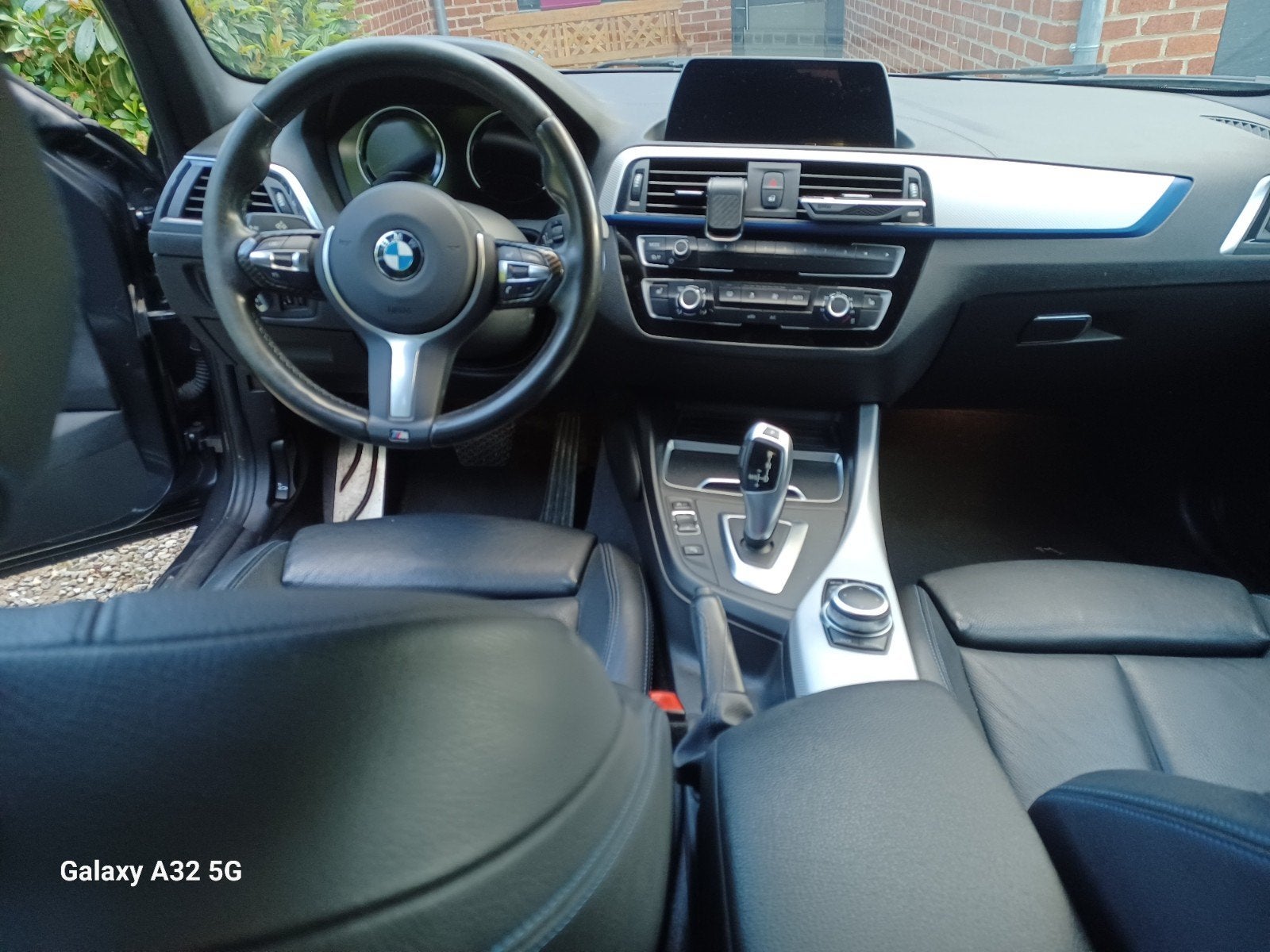 Bmw 116d 2018 automatique pack M, Autos, Cuir, Argent ou Gris, Achat, Noir